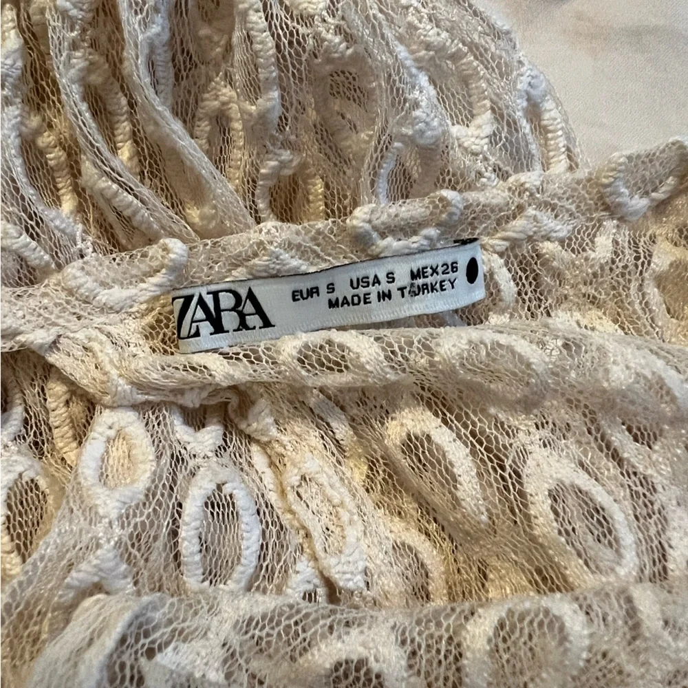Zara Embroidered Tulle Puff Sleeve Blouse - Small